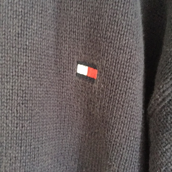 Vintage 1990s Tommy Hilfiger sweater - Picture 2 of 3